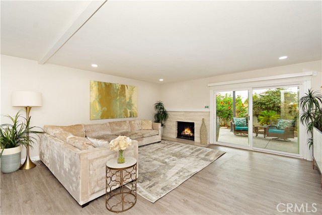 Detail Gallery Image 5 of 31 For 285 Harvard Ln, Seal Beach,  CA 90740 - 4 Beds | 2 Baths