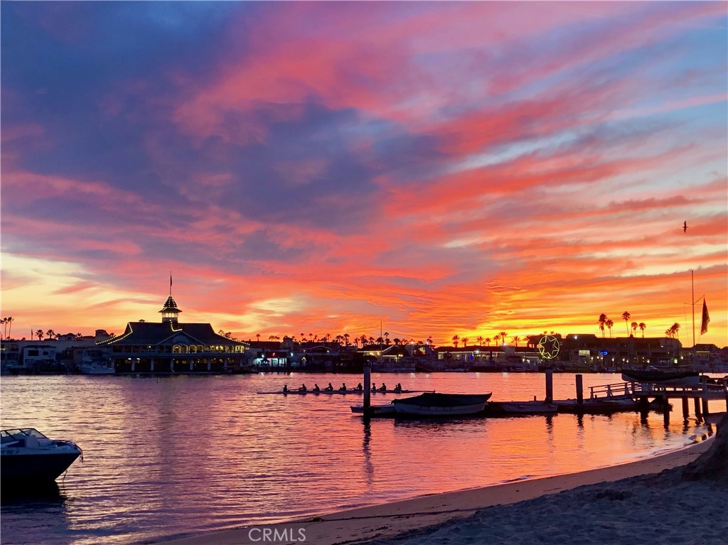 https://media.crmls.org/medias/c5a92bb4-96e3-4a54-828b-af6255e840e5.jpg?preset=X-Large