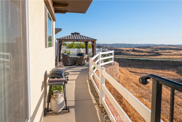 1134 Villa Calimesa Ln, Calimesa CA: https://media.crmls.org/medias/c5a9482b-6733-4804-b525-02afde81be05.jpg