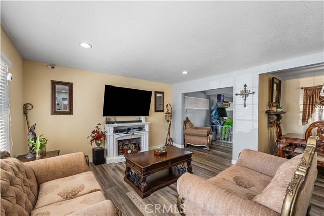 Detail Gallery Image 7 of 31 For 45029 16th St, Lancaster,  CA 93534 - 3 Beds | 2 Baths