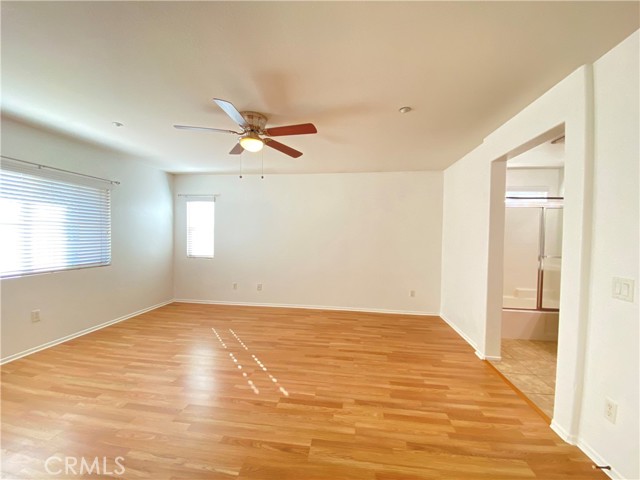Image 12 of 21 For 15605 Lasselle Street 6