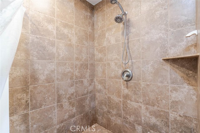 Detail Gallery Image 13 of 29 For 10434 Irma Ave, Tujunga,  CA 91042 - 2 Beds | 1 Baths