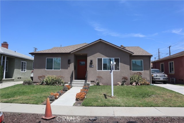 Detail Gallery Image 1 of 17 For 1532 S Mayo Ave, Compton,  CA 90221 - 3 Beds | 2 Baths