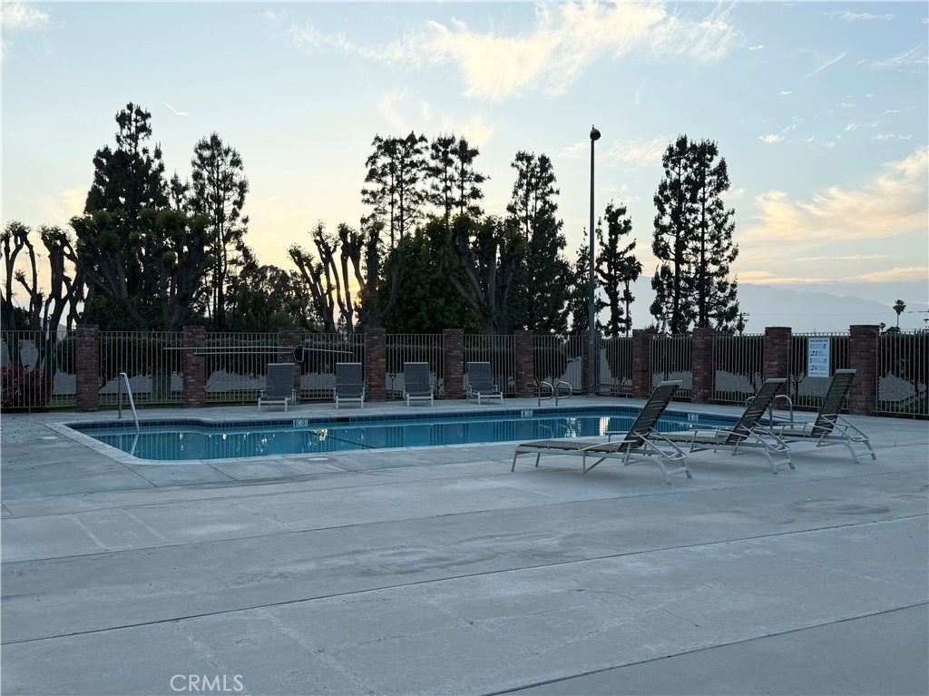 https://media.crmls.org/medias/c5ad48cf-cf49-43f4-b1be-f2eb001abd76.jpg?preset=X-Large