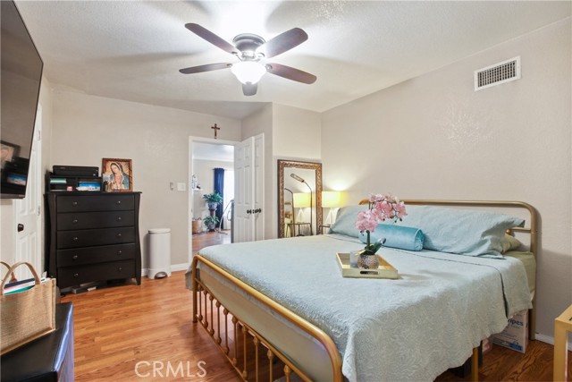 3985 Palm Avenue, Lynwood CA: https://media.crmls.org/medias/c5ad5a39-2ece-4b87-b683-5e9d0e429b4b.jpg
