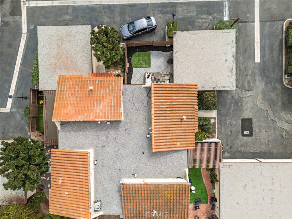 https://media.crmls.org/medias/c5adb280-1181-4e92-b4ea-4d026f09b0eb.jpg?preset=X-Large