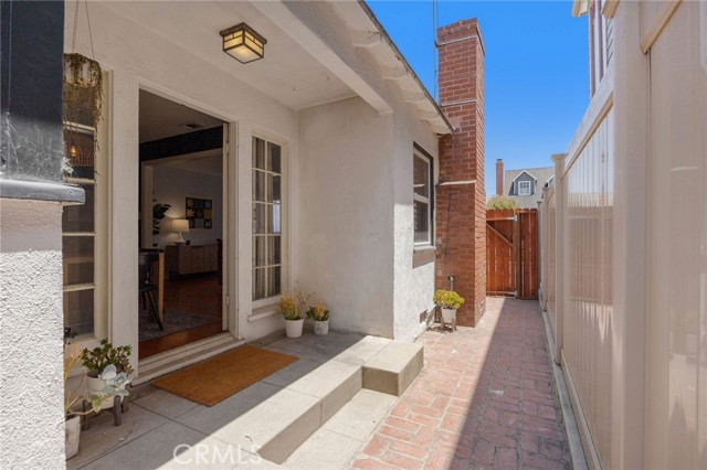 125 Siena Drive, Long Beach CA: https://media.crmls.org/medias/c5ae1254-69d6-4dbe-9e88-bc140ac4934d.jpg