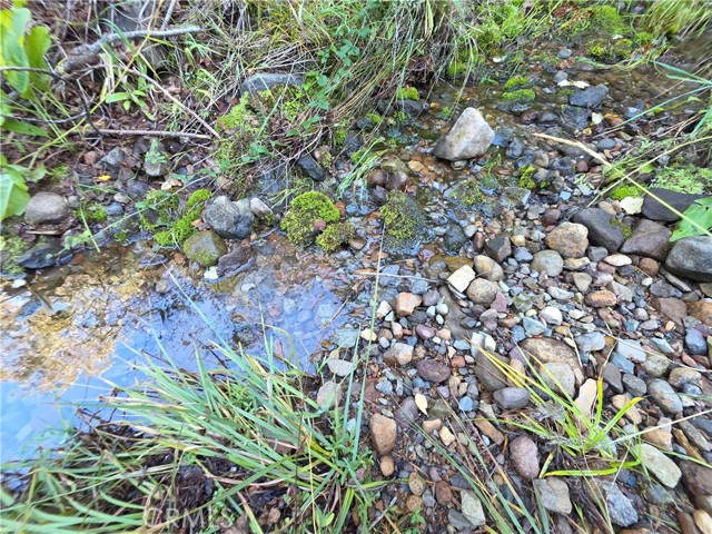 Detail Gallery Image 8 of 22 For 0 Muledeer Rd., Weed,  CA 96094 - – Beds | – Baths