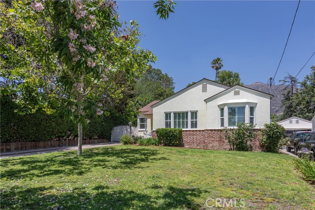 620 S Bel Aire Drive, Burbank CA: https://media.crmls.org/medias/c5aeea61-740c-4dcd-85c9-d14422c21117.jpg