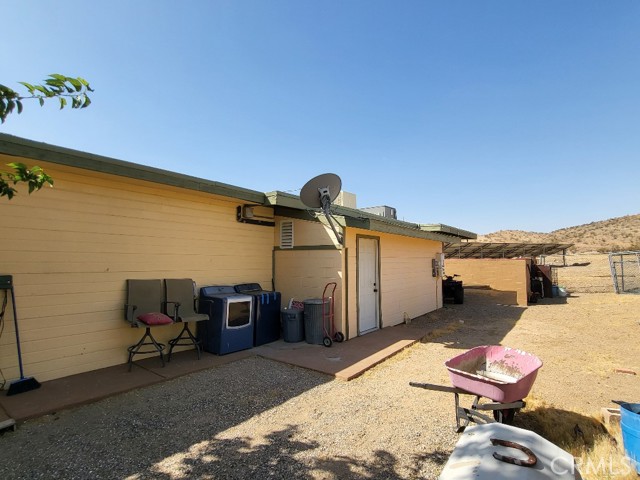 Detail Gallery Image 12 of 72 For 32500 Hinkley Rd, Barstow,  CA 92311 - 3 Beds | 2 Baths