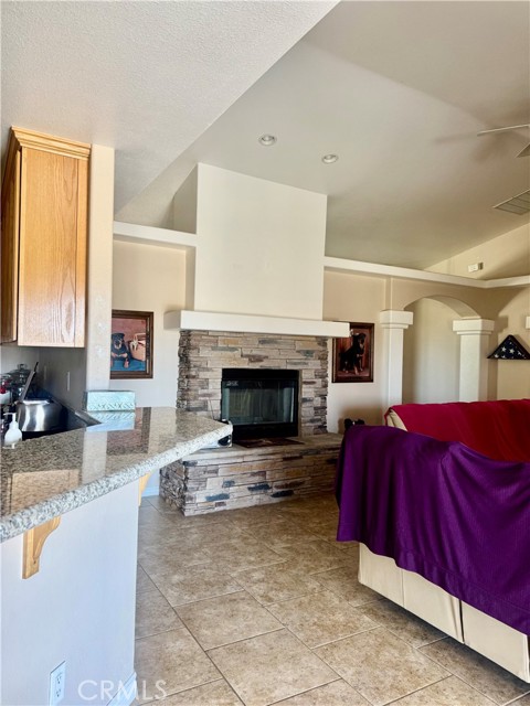 Detail Gallery Image 3 of 21 For 12472 Oasis Rd, Pinon Hills,  CA 92372 - 4 Beds | 3 Baths