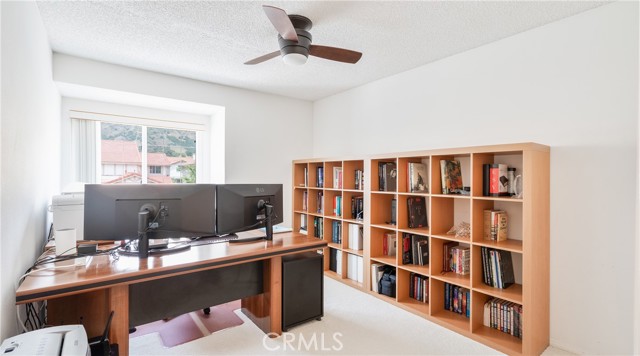 19448 Crystal Ridge Lane, Porter Ranch CA: https://media.crmls.org/medias/c5afd675-37c3-41db-9c73-6a4b5859703c.jpg