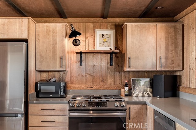 65645 Saturn Road, Joshua Tree CA: https://media.crmls.org/medias/c5afe51b-14ba-49e7-aac5-92844e45929c.jpg