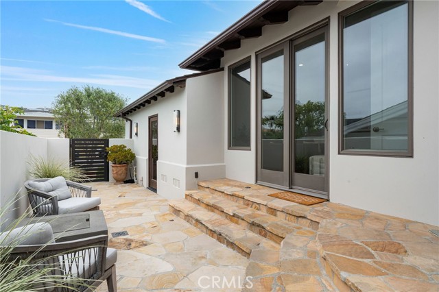 444 Morning Canyon Road, Corona del Mar CA: https://media.crmls.org/medias/c5b0fdbf-1d18-4f40-b76b-e76592773e10.jpg