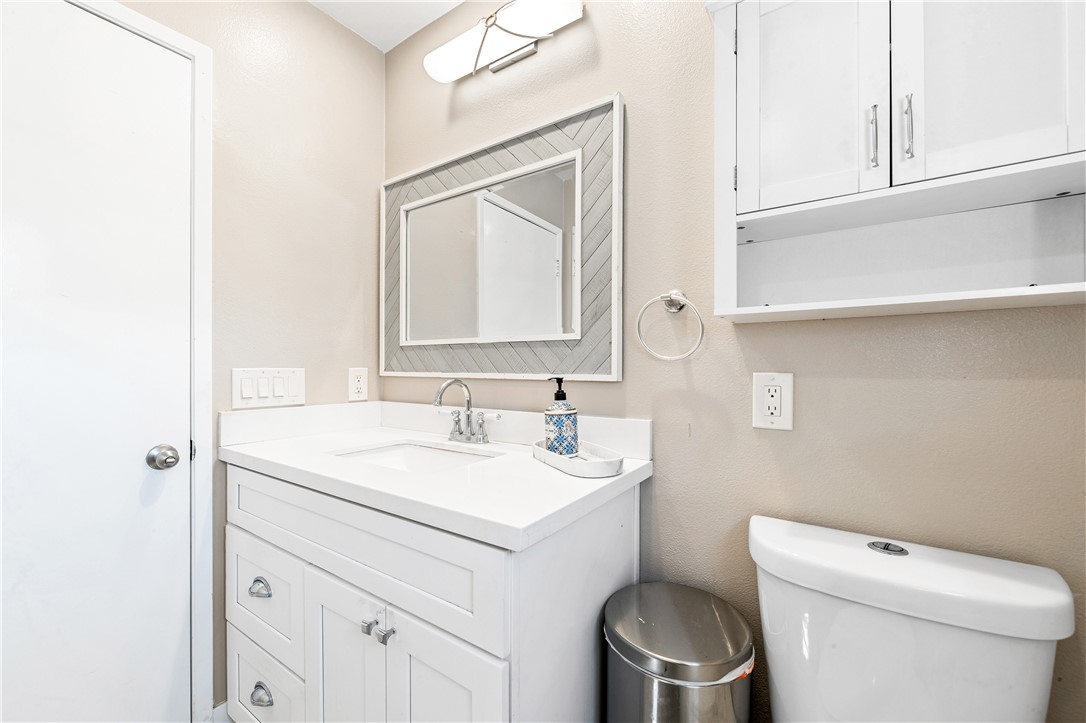 Detail Gallery Image 29 of 44 For 1632 Iowa a,  Costa Mesa,  CA 92626 - 2 Beds | 1 Baths