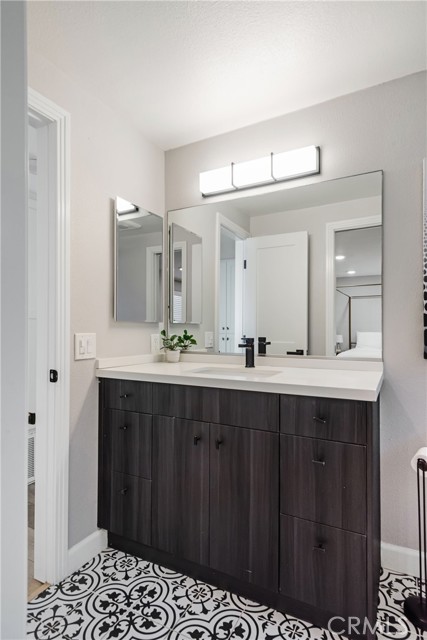 2208 The Strand, Manhattan Beach CA: https://media.crmls.org/medias/c5b1aa0e-2a29-4ad0-b1d1-715cf8d90bc6.jpg