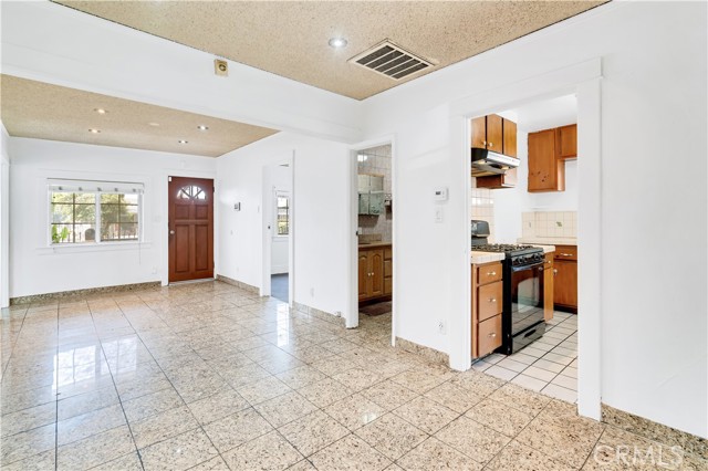 1613 West 56th Street, Los Angeles CA: https://media.crmls.org/medias/c5b1c444-0ca6-4ced-85c5-b4a7a45d96b9.jpg