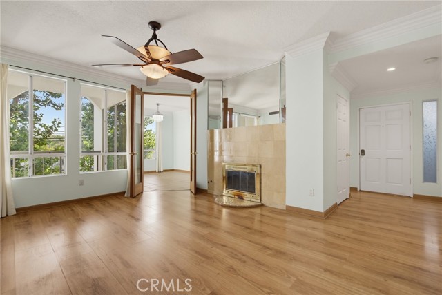 Front Image Thumbnail for CRDW26178119