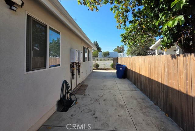 1046 N Banning Boulevard, Wilmington CA: https://media.crmls.org/medias/c5b4014c-8f87-45d1-9a36-b927603838e1.jpg
