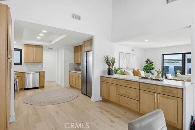 Detail Gallery Image 7 of 28 For 410 W Crystal View, Orange,  CA 92865 - 5 Beds | 3 Baths