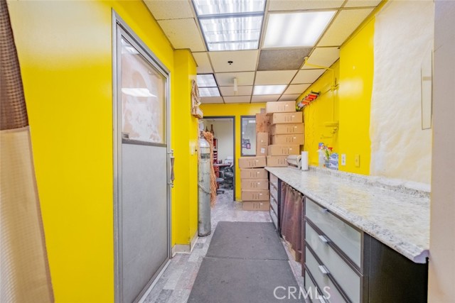 515 S Olive Street, Los Angeles CA: https://media.crmls.org/medias/c5b420c8-b66e-4bd6-aac1-5d3663de2456.jpg