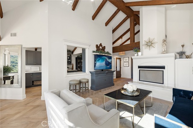 29122 Laurel Valley Drive, Vista CA: https://media.crmls.org/medias/c5b42c96-2dcd-4157-838c-502c0d22060f.jpg