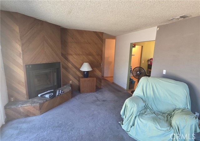 Detail Gallery Image 8 of 29 For 9906 Cypress Ave, Fontana,  CA 92335 - 3 Beds | 2 Baths