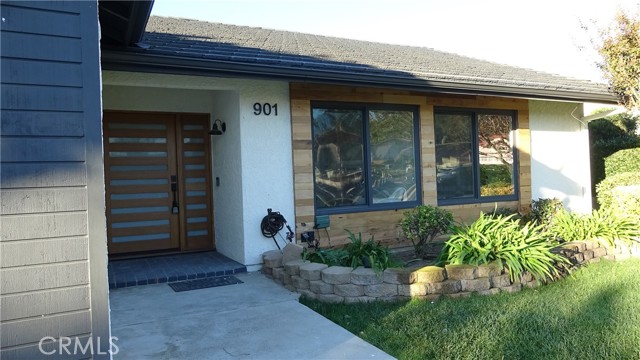 Detail Gallery Image 3 of 31 For 901 Oakmound Ave, Newbury Park,  CA 91320 - 3 Beds | 2 Baths