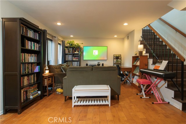 Detail Gallery Image 19 of 42 For 20807 Roscoe Bld #12,  Winnetka,  CA 91306 - 3 Beds | 2/1 Baths