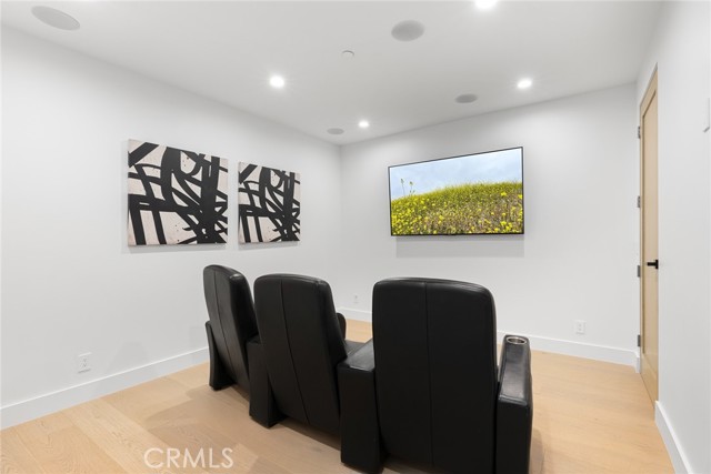 5134 Medina Road, Woodland Hills CA: https://media.crmls.org/medias/c5b50ec0-2a32-4dc8-88b7-69bd5f749778.jpg