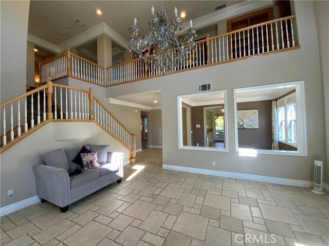 Detail Gallery Image 6 of 27 For 1475 Clearview Cir, Corona,  CA 92882 - 4 Beds | 3/1 Baths