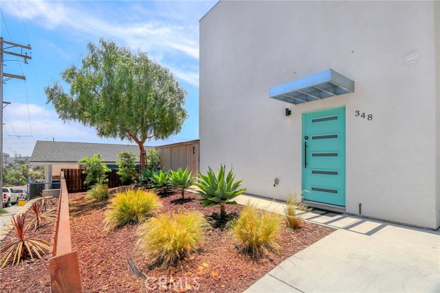 348 & 350 27th Street, San Diego CA: https://media.crmls.org/medias/c5b582e2-65fa-444d-8803-f716f01c29fd.jpg