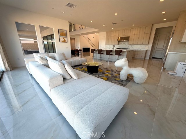 Detail Gallery Image 12 of 34 For 24217 N Corte Profundo, Valencia,  CA 91354 - 5 Beds | 5/1 Baths