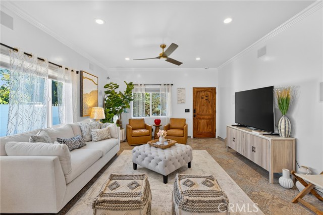 Detail Gallery Image 4 of 18 For 425 W 109th St, Los Angeles,  CA 90061 - 2 Beds | 1 Baths