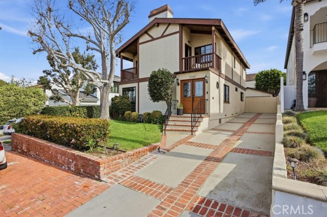 Detail Gallery Image 2 of 27 For 1728 Oak, Manhattan Beach,  CA 90266 - 4 Beds | 3 Baths