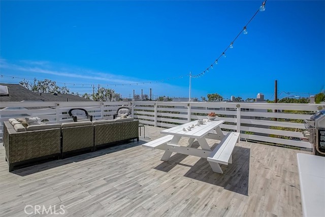 120 Hill Street, Hermosa Beach, California 90254, 3 Bedrooms Bedrooms, ,3 BathroomsBathrooms,Residential,Sold,Hill,SB22073459