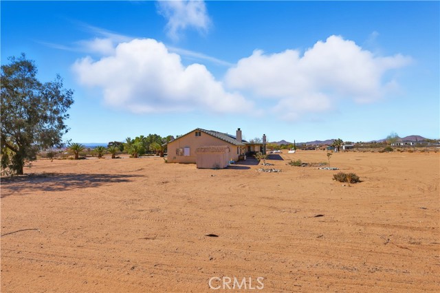 Detail Gallery Image 7 of 22 For 24030 Cahuilla Rd, Apple Valley,  CA 92307 - 4 Beds | 3 Baths