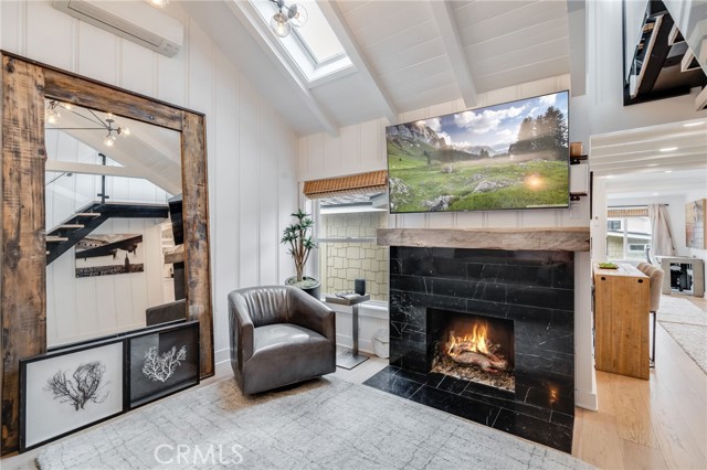 Detail Gallery Image 1 of 18 For 1259 S Coast Hwy #APT B,  Laguna Beach,  CA 92651 - 2 Beds | 2 Baths