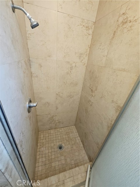 Detail Gallery Image 10 of 17 For 1381 Burwood St #3,  La Habra,  CA 90631 - 2 Beds | 2 Baths