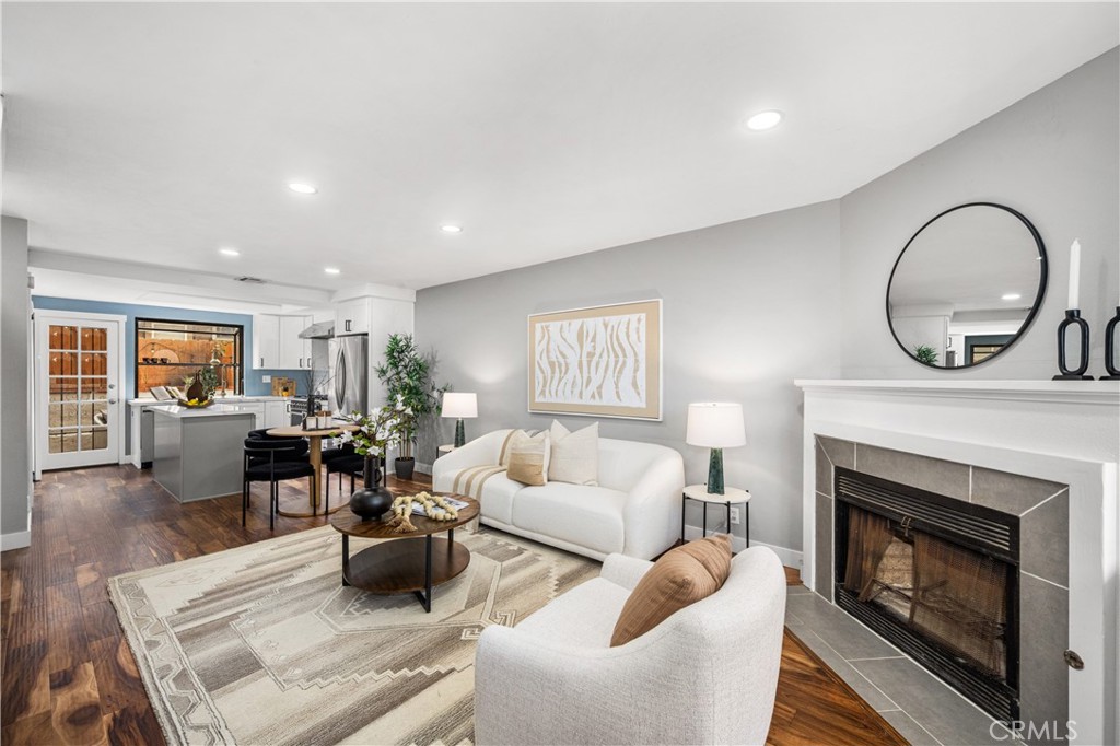2061 Chatsworth - photo 9