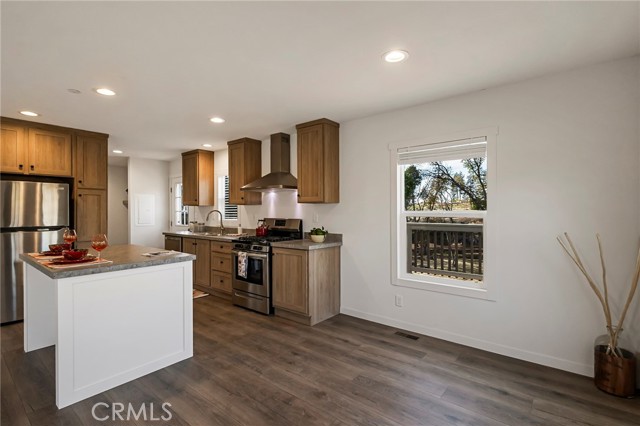 Detail Gallery Image 10 of 54 For 1562 Hemlock Ln, Paradise,  CA 95969 - 2 Beds | 2 Baths