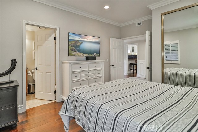 3220 Versaille Court, Thousand Oaks CA: https://media.crmls.org/medias/c5b9718c-a5b8-46d1-8d80-92eb492c8d5a.jpg