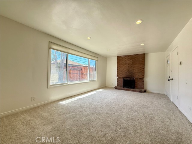 44037 Fern Avenue, Lancaster CA: https://media.crmls.org/medias/c5b99f19-9eef-4389-ba12-8f095ccc0b24.jpg