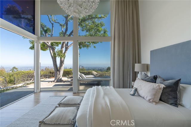 Detail Gallery Image 17 of 28 For 1436 Summitridge Dr, Beverly Hills,  CA 90210 - 4 Beds | 5/1 Baths