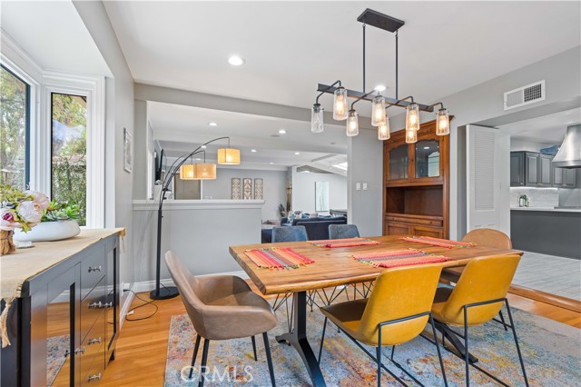 13405 Tiara Street, Valley Glen CA: https://media.crmls.org/medias/c5ba52c4-187a-4225-a065-99a3585cffbd.jpg