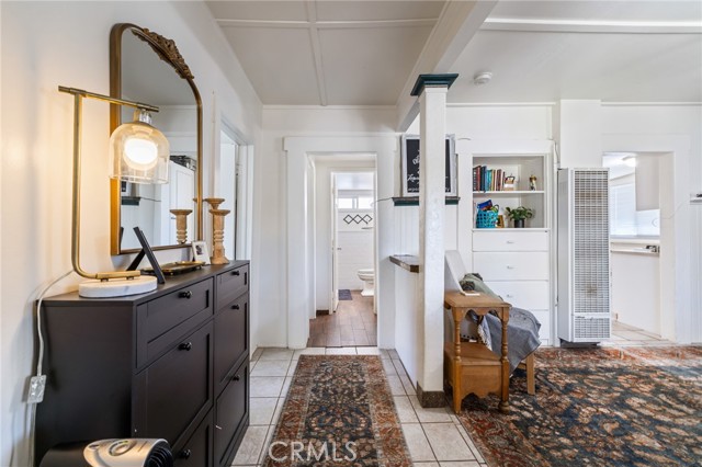 435 S Palm Avenue, Santa Paula CA: https://media.crmls.org/medias/c5bafee8-c292-4bf9-98dd-2771859ef68b.jpg