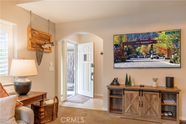 Detail Gallery Image 12 of 34 For 151 N Finch Dr, Big Bear Lake,  CA 92315 - 4 Beds | 2 Baths