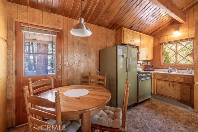 Detail Gallery Image 13 of 25 For 928 W Rainbow Bld, Big Bear City,  CA 92314 - 2 Beds | 1 Baths