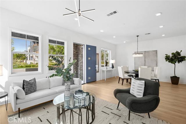 113 Bosal, Irvine CA: https://media.crmls.org/medias/c5bc5508-6651-490f-bdf0-e0c6688a8569.jpg