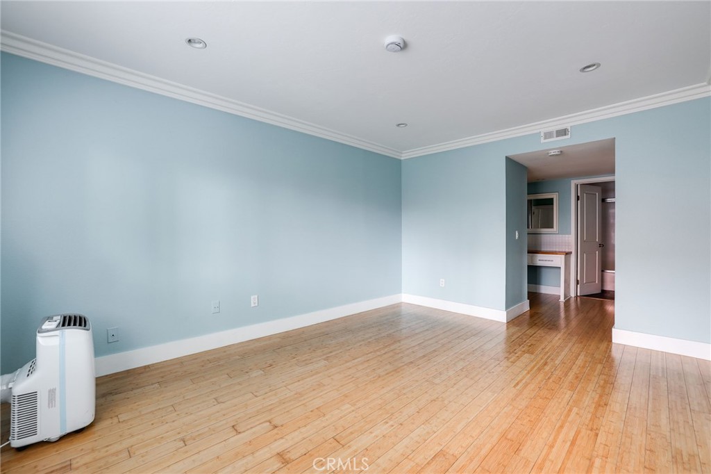 MLS #OC25257753 image #8